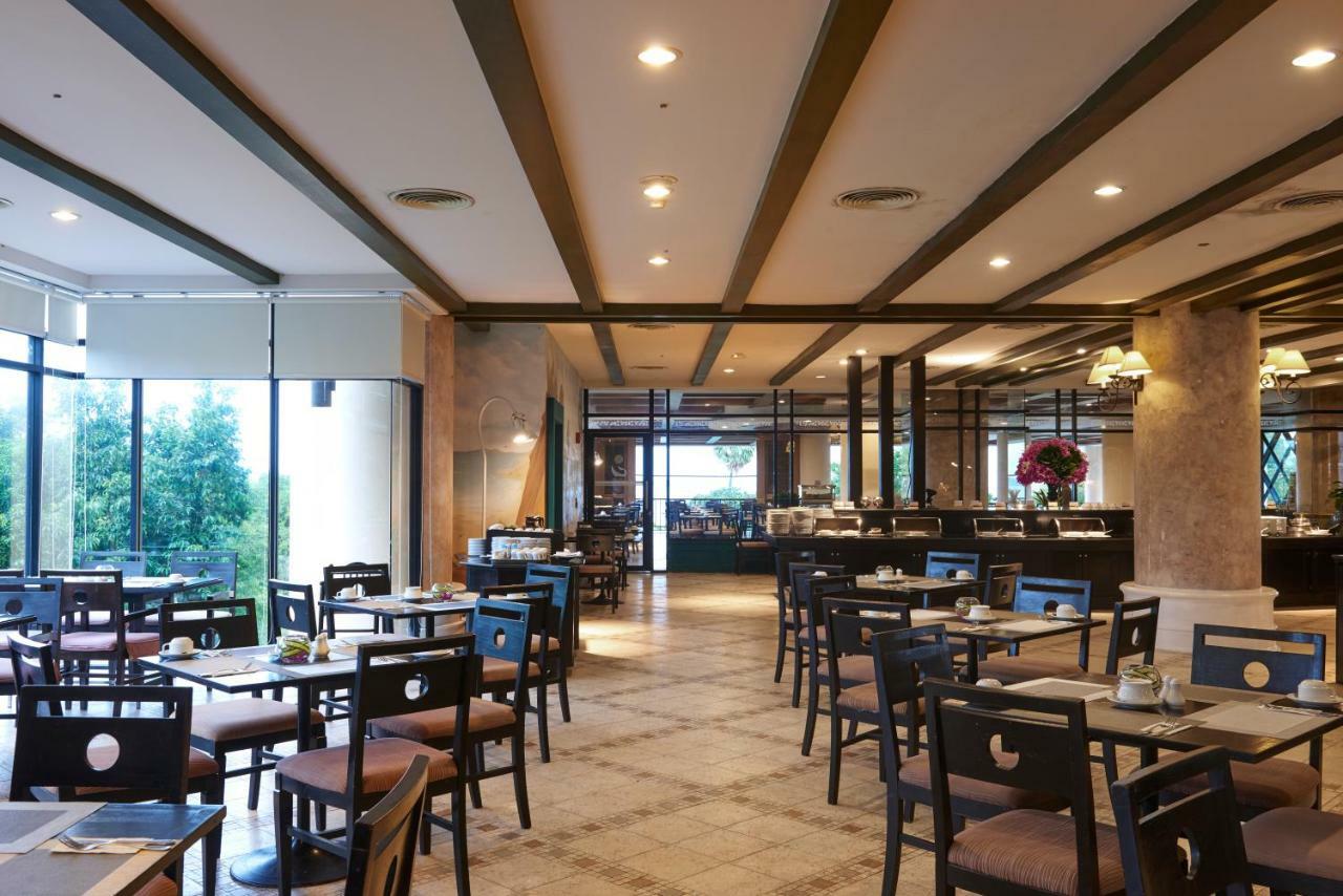 Long Beach Garden Hotel & Pavilions Pattaya Exteriör bild